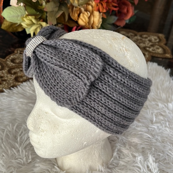 Grey Knit Headband With Rhinestone Detail Around The Bow - Picture 9 of 10